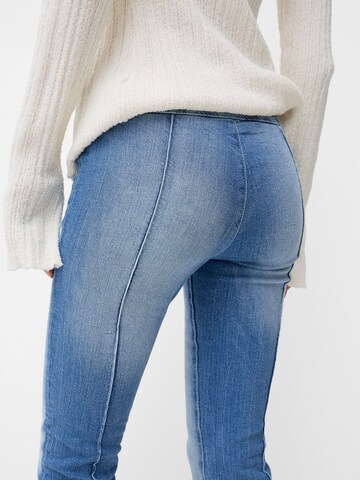 Loosefit Jeans di Bershka in blu