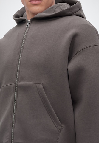 WEEKDAY Sweat jacket 'Simon' in Brown
