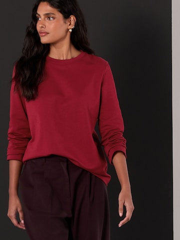 Next Majica | rdeča barva: sprednja stran