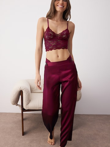 Trendyol Pyžamo - Červená: predná strana