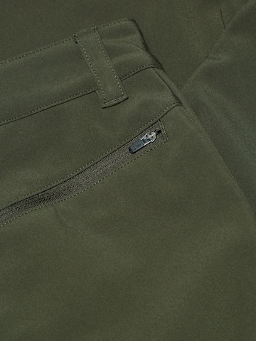 MAMMUT Regular Outdoor Pants in Green