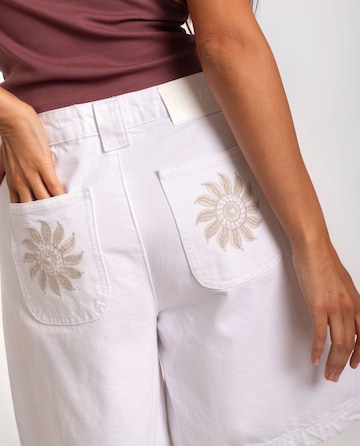 THE-ARE Wide leg Jeans in White