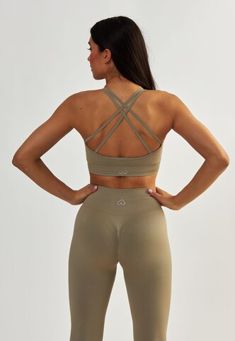 BeShaped Bralette Sports bra 'Sportschool koningin' in Beige