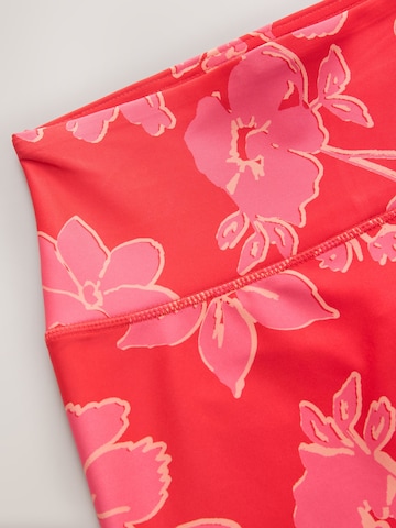 Next Kitsas Retuusid, värv punane