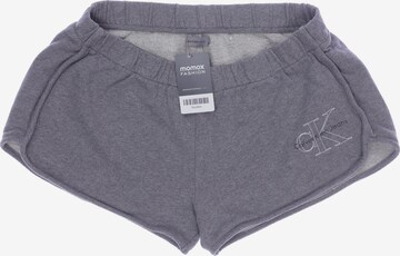 Calvin Klein Jeans Shorts in L in Grey: front