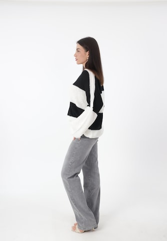 Elara Pullover i hvid