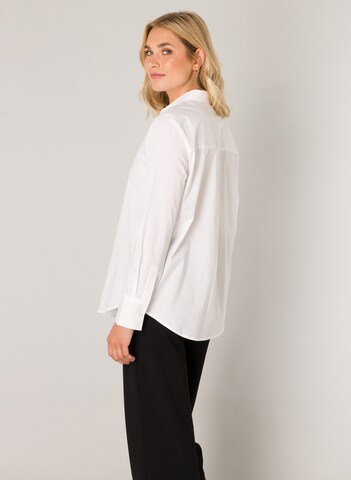 BASE LEVEL Blouse in White