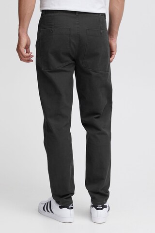 BLEND Regular Pleat-Front Pants in Black