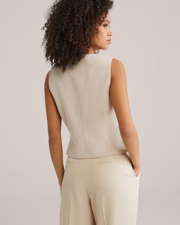 WE Fashion Regular Veckad byxa i beige