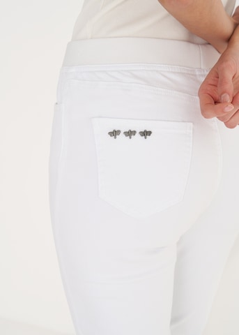 Camomilla Regular Jeans 'KELLYJA' in Weiß