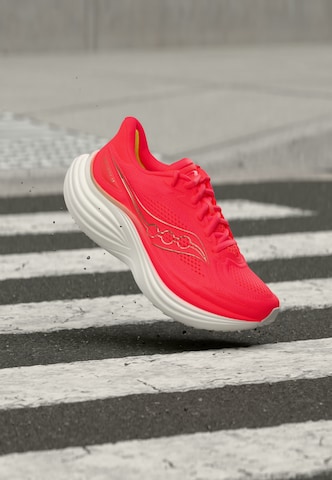 sauconySportske cipele 'TRIUMPH 24' - crvena boja
