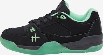 melns K1X Zemie brīvā laika apavi: no priekšpuses