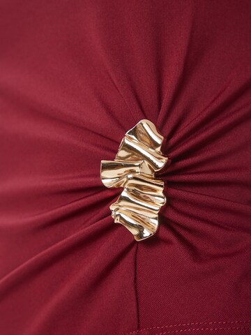 Haut Happiness İstanbul en rouge