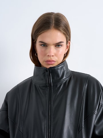 Veste mi-saison 'BRIANA' TOPSHOP en noir