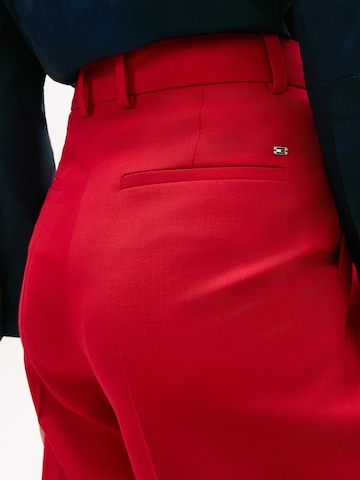 TOMMY HILFIGER regular Παντελόνι πλισέ σε κόκκινο