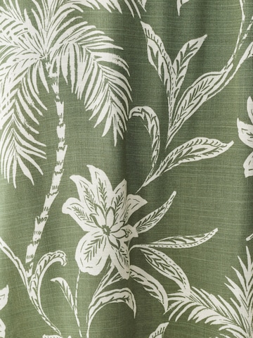 Rochie 'YOLIE ' de la St MRLO pe verde