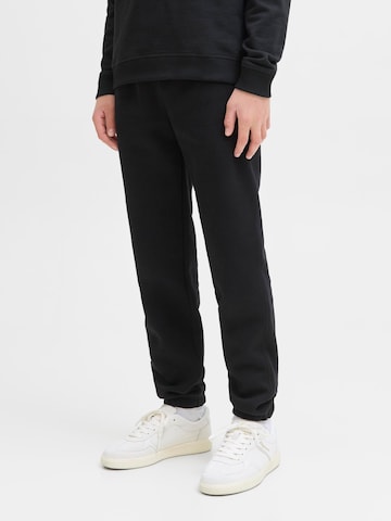 Jack & Jones Junior Tapered Trousers in Black: front