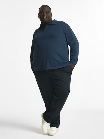 Mr Main Man Regular Chino Pants in Blue