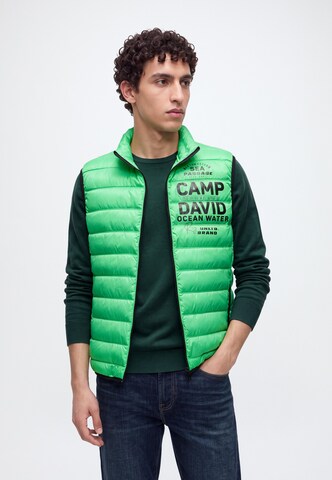CAMP DAVID Mellény - zöld: elől