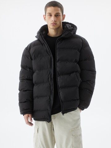 Pull&Bear Between-season jacket in Black: front