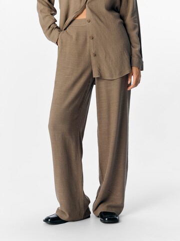Loosefit Pantaloni 'OBJSanne Aline' di OBJECT in grigio: frontale