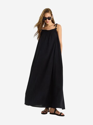 Bianco Lucci - Vestido em preto: frente