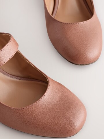Next - Sapatos de salto em rosa
