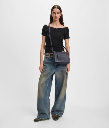 Liebeskind Berlin Crossbody bag in Blue: front