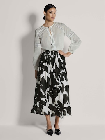 MADELEINE Rok in Zwart