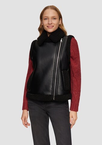 s.Oliver Vest in Black: front