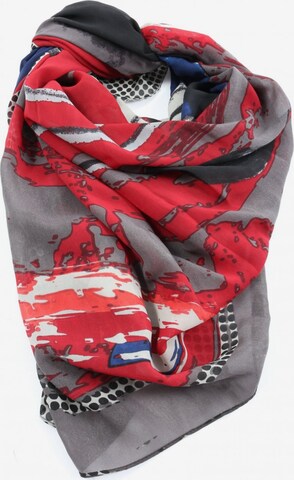 zero Scarf & Wrap in One size in Red: front