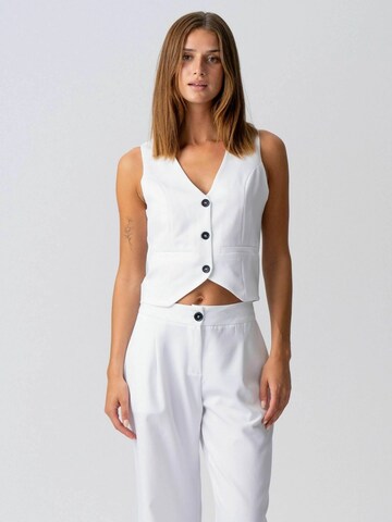 TEESHOPPEN Kamizelka ' Natalie ' w kolorze biały: przód