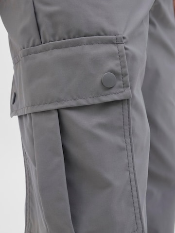 JACK & JONES Loose fit Trousers in Grey