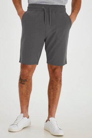 BLEND Regular Shorts 'DARINO' in Grau