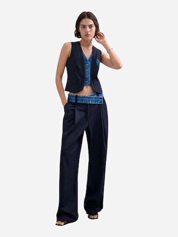 regular Pantaloni con pieghe di Desigual in blu