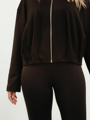 Veste mi-saison 'Henny' Liberte Essentiel en noir