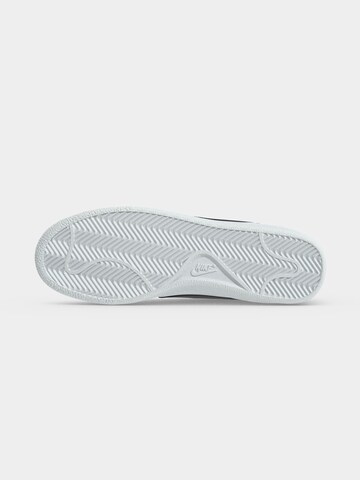 balts Nike Sportswear Zemie brīvā laika apavi 'CLASSIC'