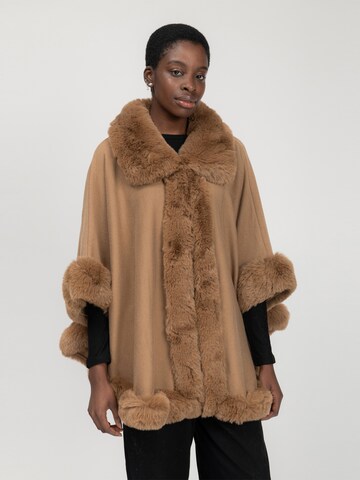 Influencer Cape in Beige: Vorderseite