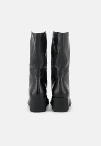 VAGABOND SHOEMAKERS - Bota 'LIVIA' em preto