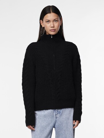 PIECES Sweter 'KATE' w kolorze czarny: przód