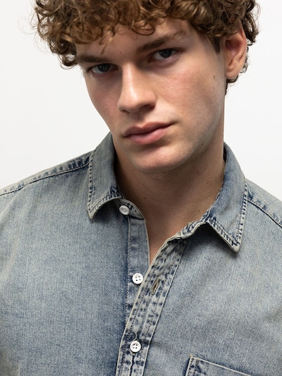 Giesto Button Up Shirt in S in Blue, Item view