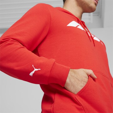 PUMA Sportsweatshirt 'F1® ESS' in Rood