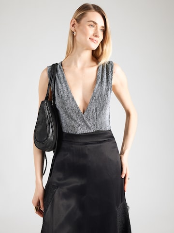 ABOUT YOU Боди-футболка 'Cecile' в Черный: спереди