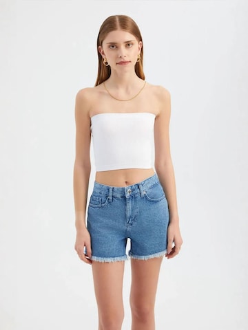 Hiccup Top 'Crop Top' – bílá: přední strana