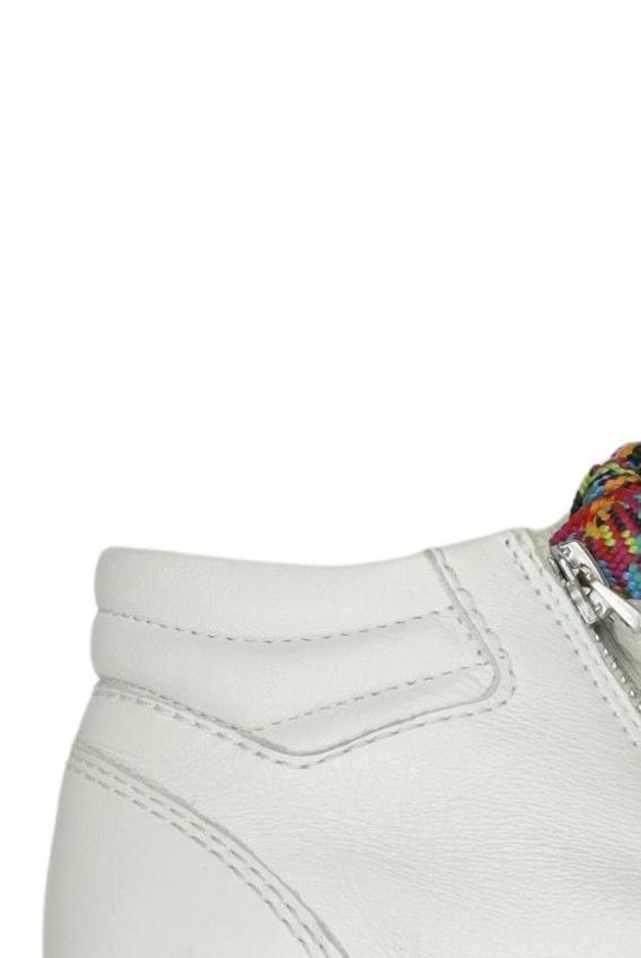 ARA Flats & Loafers in 37 in White