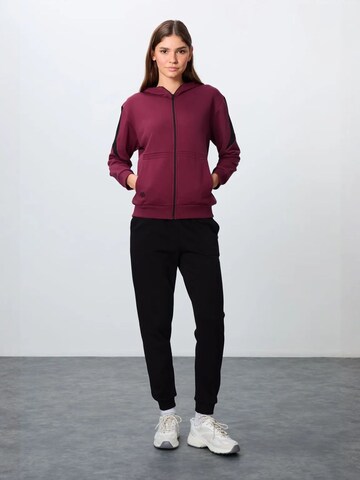Tommy Life Aktive Sets in Rot