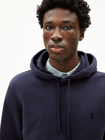 ARMEDANGELS Sweatshirt in Blue