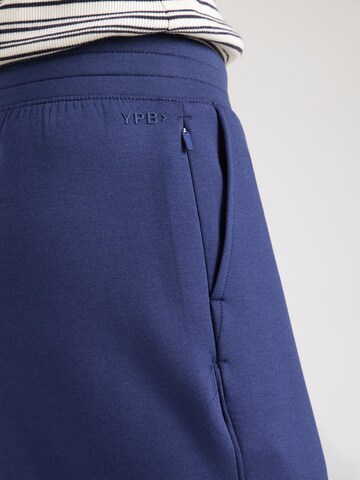 Abercrombie & Fitch Normální Kalhoty – modrá