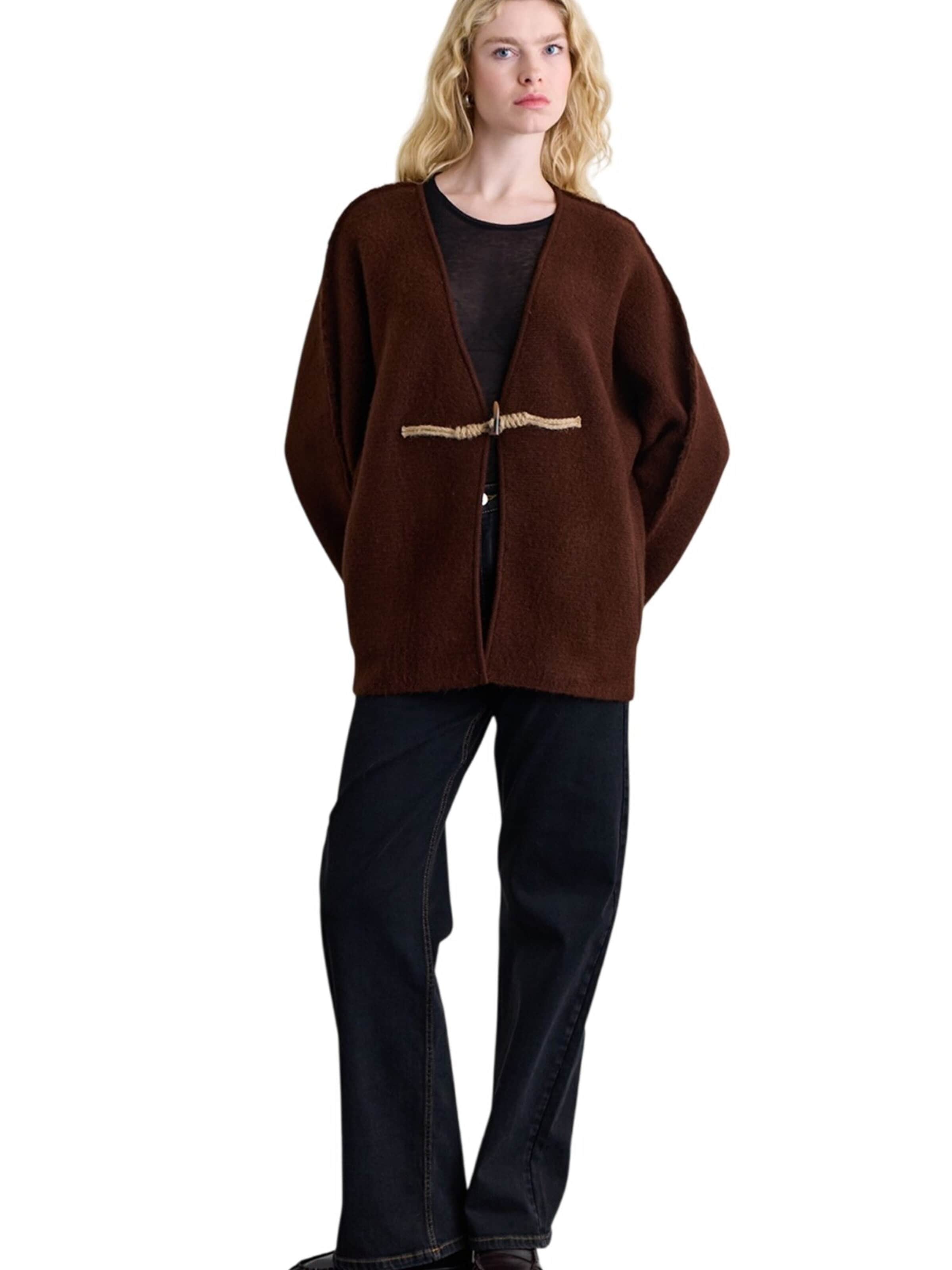 MANUKA Strickjacke‌ in Braun: Vorderseite