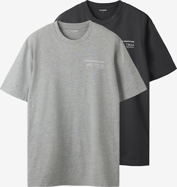 T-Shirt TWO SOON en gris : devant